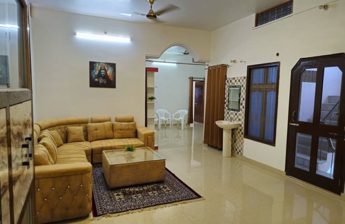 Varanasi House | "Explore Varanasi’s Spiritual Essence from Our Welcoming Homestay"n