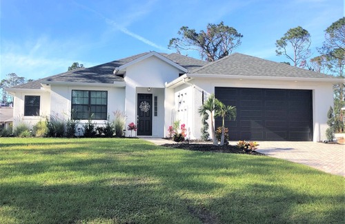 North Port House | Exquisite 3 BR 2 BA Home With Heated Pool