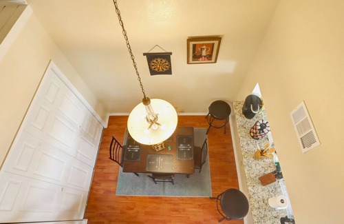 Fort Worth Condo | Exquisite Condo with Pool, Car Garage & Games near Dickies Arena|Stockyards