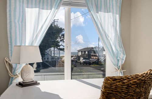 Rockaway Beach House | Exquisitely Maintained Cottage Inside and Out, Open Layout, One Block to Beach, *Pet Friendly*