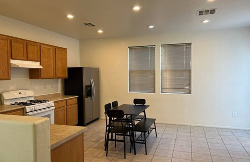 Spring Valley House | Extended Stay 3 or 4 Beds Cozy Smart Home Living