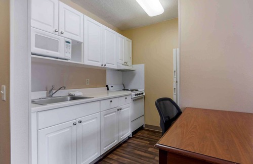 Dallas Hotel | Extended Stay America Select Suites Dallas Farmers Branch