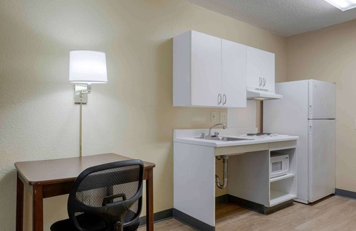 Greenway Plaza-Upper Kirby Hotel | Extended Stay America Suites Houston Med Ctr Greenway Plaza