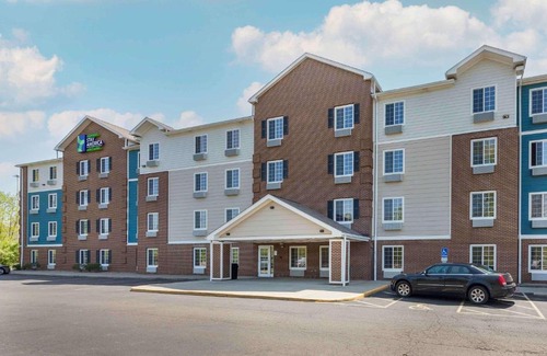Akron Hotel | Extended Stay America Select Suites - Akron - South
