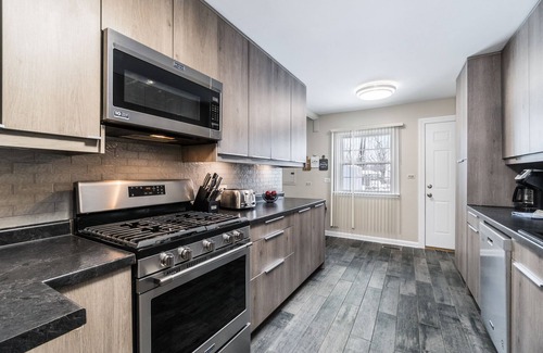 Schaumburg House | Extended Stay Hoffman Estates FHS Rental