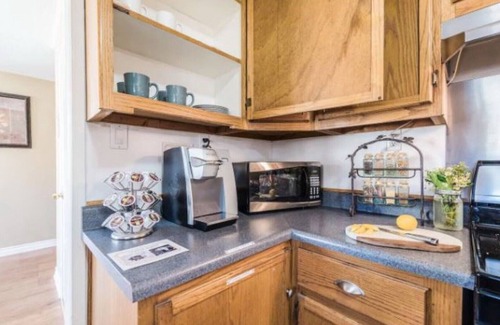 Brea House | Extended Stay OC Retreat - with a Private Entrance