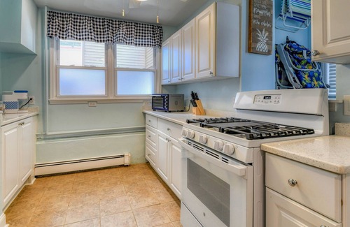 Ocean Grove House | EXTRAORDINARY 9 Bedroom Vacation Home - 1 block to the Beach