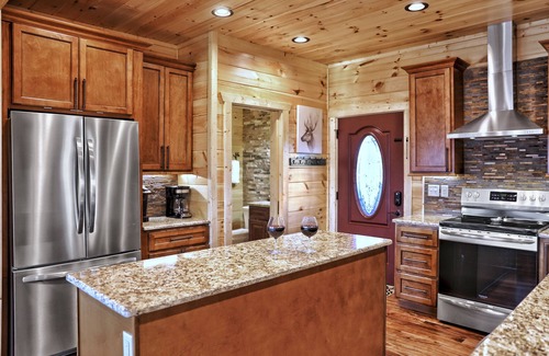 Chalet Village North Cabin | EXTRAORDINARY Luxury View Cabin! Game Room! Theater! Porch w/Fireplace! Hot tub