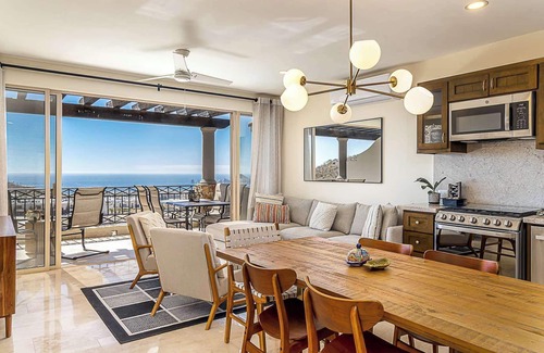 Cabo San Lucas Apartment | Extraordinary Penthouse + Views & Pool Access
