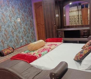 Nishat-Shalimar Hotel | Eyrie's Hut
