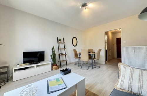 Orcines Apartment | F2 near Cézeaux, fully equipped with parking
