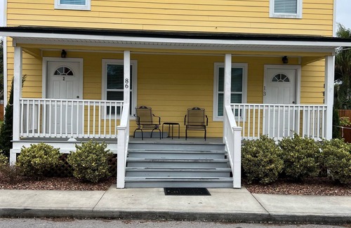 Lincolnville Apartment | F4, Downtown, POOL, 2 king beds, 2 full bathrooms, free onsite parking!