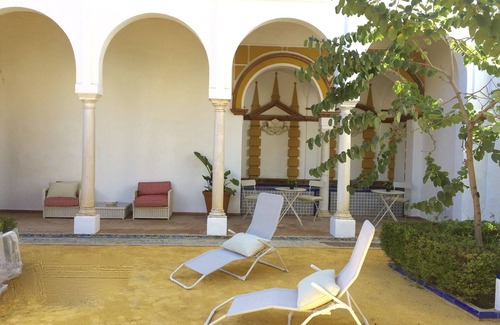 Santa Cruz Villa | FAB CHATEAU BEHIND CATHEDRAL ENTIRELY PROPERTY WITH GARDEN AND POOL