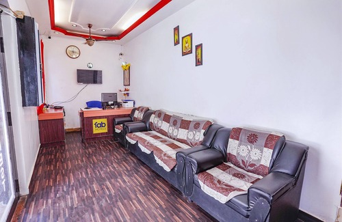 Royapettah Hotel | Fabexpress Lloyds Inn I
