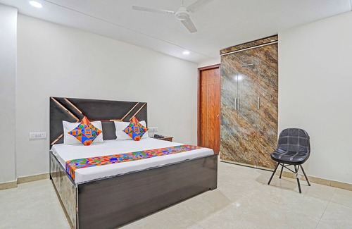 Faridabad Hotel | Fabexpress Lotus Longue