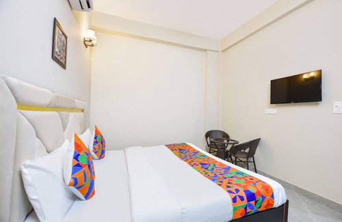 Faridabad Hotel | Fabexpress Mapple Suites