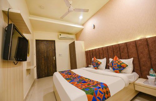 New Delhi Hotel | FabExpress Seven Heaven