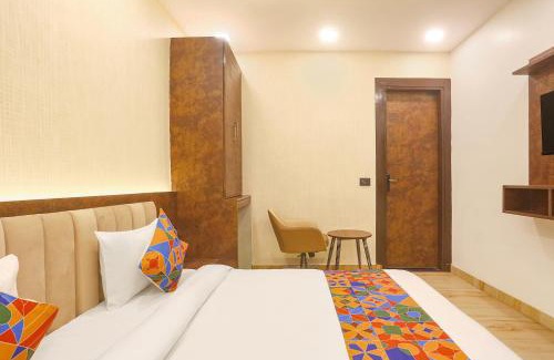 New Delhi Hotel | FabExpress Sugar Inn Near Rajouri Garden