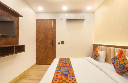 New Delhi Hotel | FabExpress Sugar Inn Near Rajouri Garden