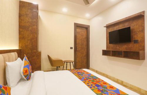 New Delhi Hotel | FabExpress Sugar Inn Near Rajouri Garden