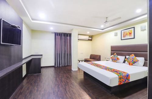 Chennai Hotel | Fabhotel Ample Yard
