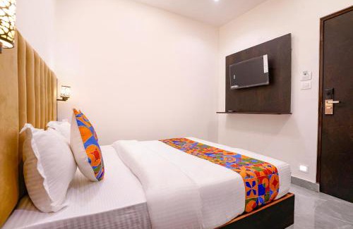 Wellington Pier Hotel | FabHotel Gateway