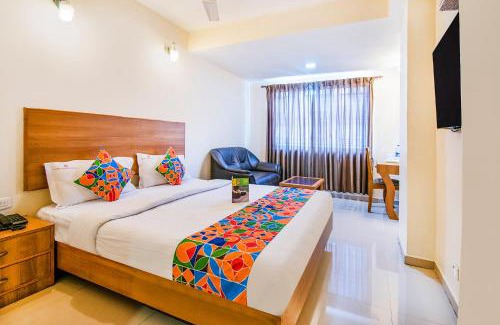 Gandhipuram Hotel | FabHotel Jansi Deluxe - Nr Gandhipuram Bus stand