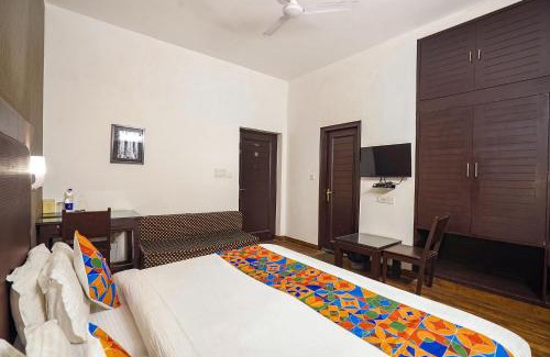 Saket Hotel | FabHotel Kular