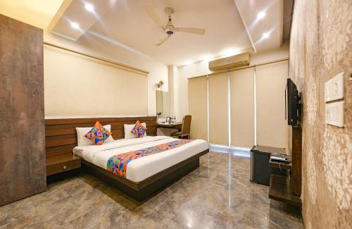 Sushant Lok Hotel | FabHotel Micasa Near Leisure Valley Park - Iffco Chowk