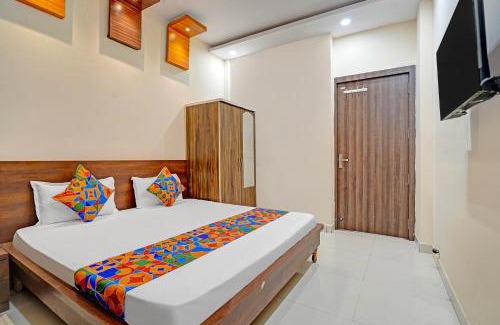 Bhopal Hotel | FabHotel Paras Palace - Bairagarh , Near Sant Hirdaram Nagar railway station