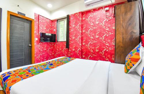 Donaje Hotel | FabHotel Skylight Studio Rooms - Nr MCF CAMP
