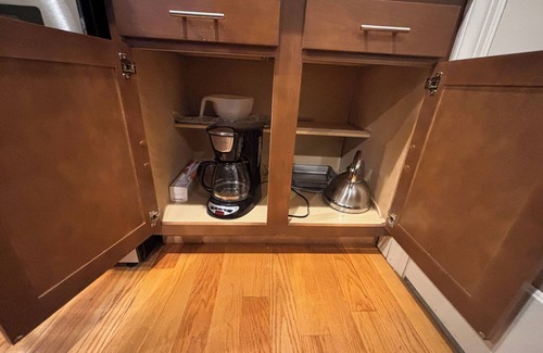 Albany Apartment | Fabulous 1 BR apt in converted industrial building. 1 block from Washington Park