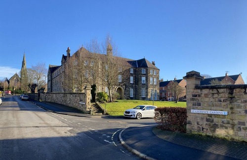 Belper Apartment | Fabulous 2 bed Ground floor apartment in former Convent, easy walk into Belper