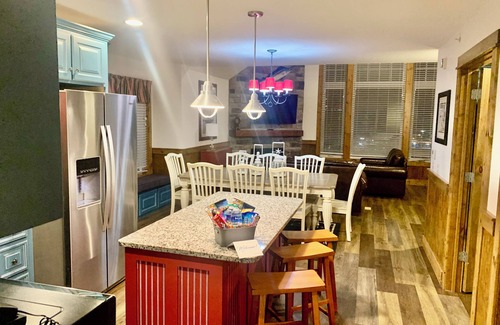 Branson Cottage | Fabulous 4BDR/3BA with Game Room! Great Amenities. Near Attractions.