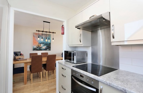 Thornton-Cleveleys House | Fabulous beachfront 3 bed house with parking