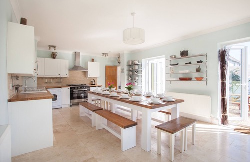 Peacehaven House | Fabulous coastal 6 bedroom 4 bathroom holiday home, parking and sunny garden