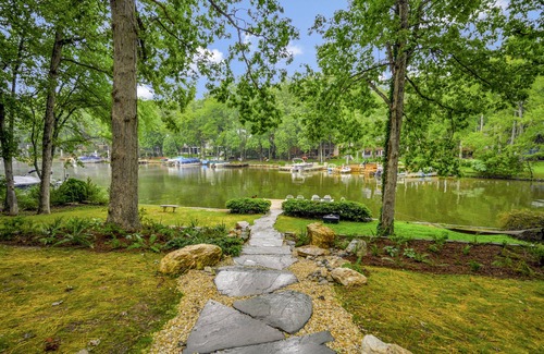 Lake of the Woods House | Fabulous, Pristine Lakefront Home; Hot Tub, Gated Community - Play, Swim, Relax