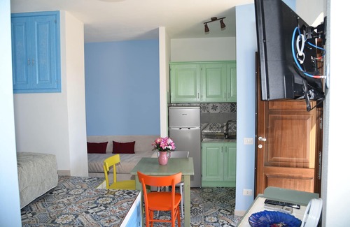 Posada Apartment | Fabulous studio in the historical center of Posada, with splendid sea view.