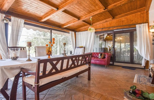 Enna House | Fabulous vacation idyll in the green countryside of Sicily.
