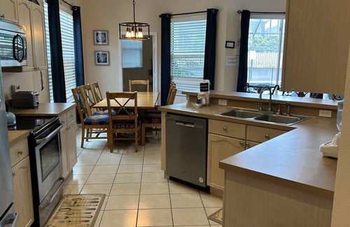 Windsor Palms Villa | Fabulous Vacation Villa with Pool and Spa, minutes from Disney World!