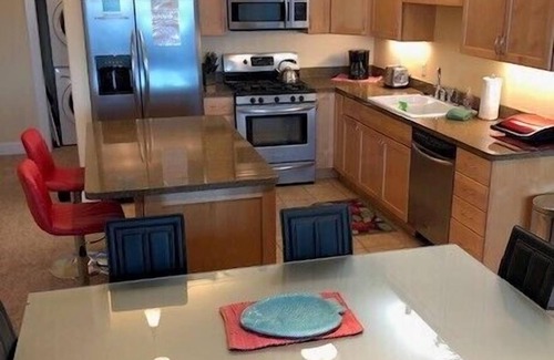 Lincoln City Condo | Fabulous views from this oceanfront condo with close access to beach