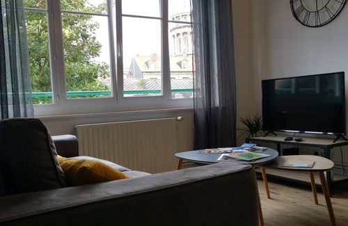 Ville Haute Apartment | Face aux Remparts
