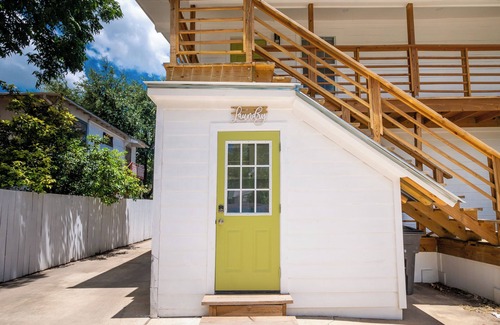 West San Antonio Apartment | Facing Collins Garden Park, 2nd Floor Studio