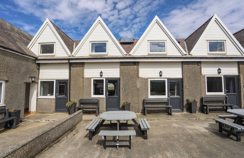Llanengan Cottage | FADRUN - 3 TY'N DON, pet friendly in Abersoch