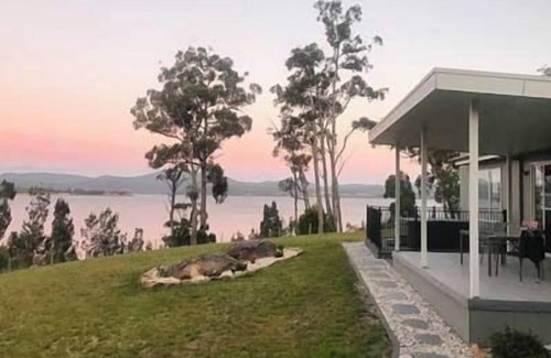Brooks Bay House | Fair Winds , luxury Huon Valley accommodation