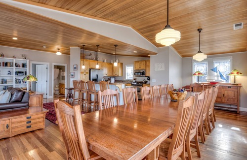Roads End House | Fair Winds - Luxury Ocean Vw Hm, Steps from Beach, 5 Primary Ocean Vw Suites