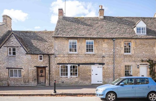 Chedworth Cottage | FAIRHOLME, pet friendly, character holiday cottage in Northleach