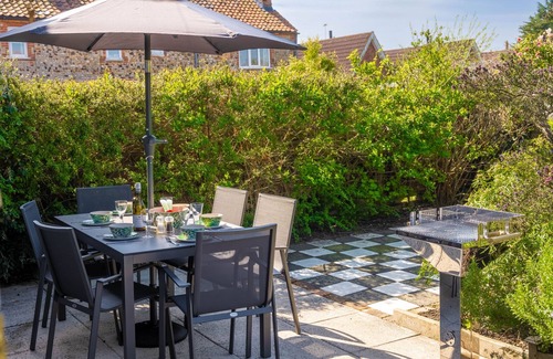 Holt Cottage | Fairstead Cottage - Three bed family cottage in the centre of Holt with a garden