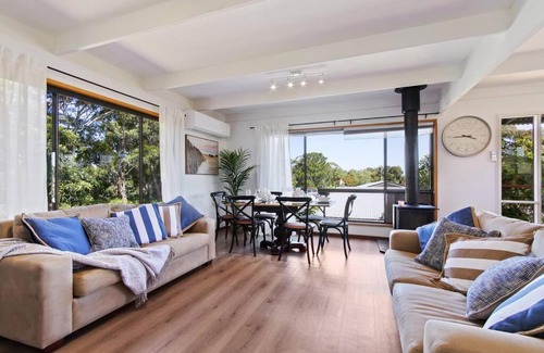 Metung House | Fairview Lakeside Cottage Metung