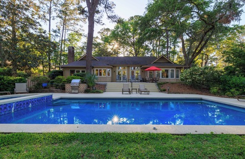 Sea Pines House | Fairway to Heaven! Sea Pines Home with Pool and Golf Course